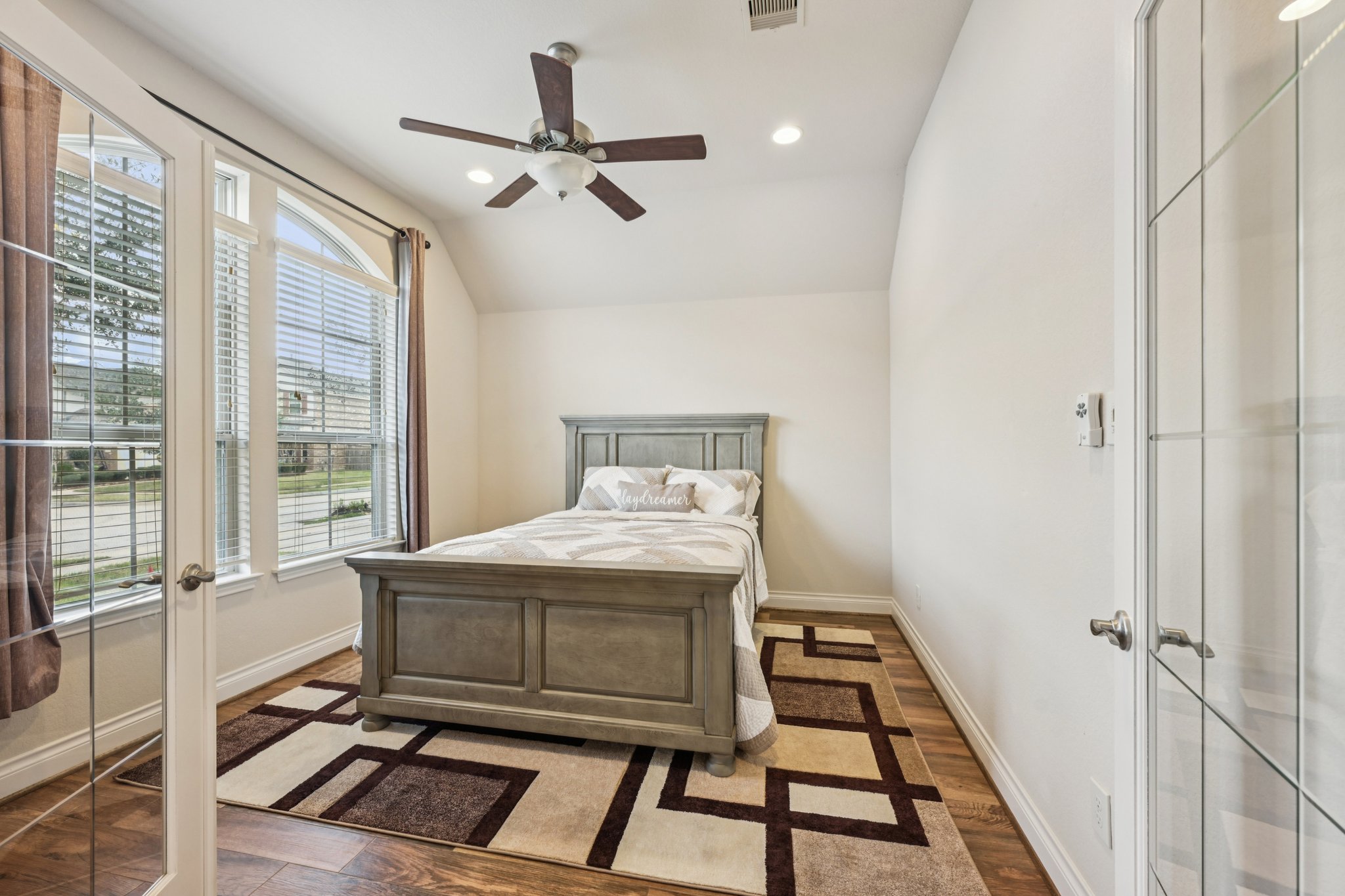 Foggy Riv-L0801-021.jpg