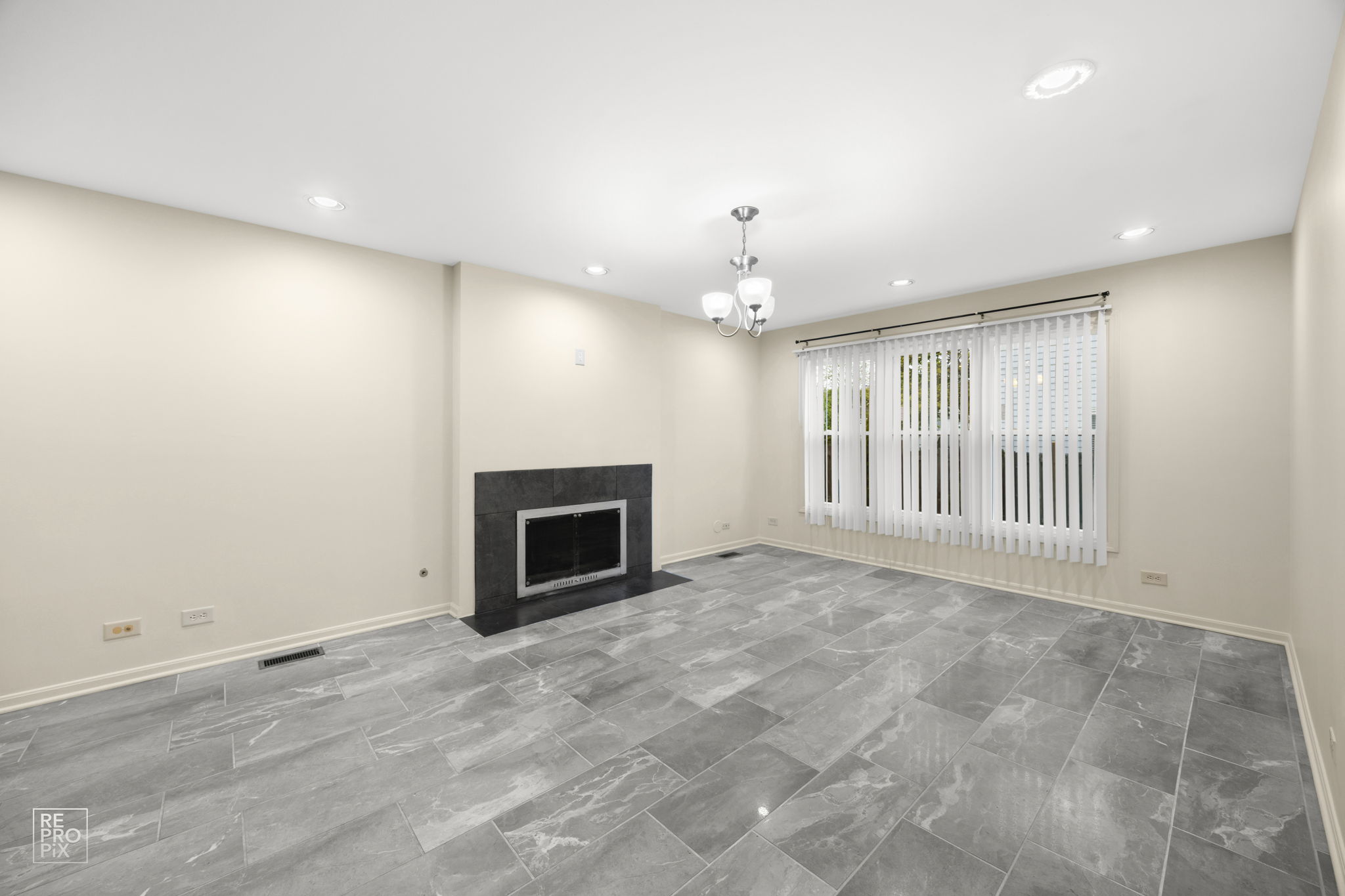 1002 Hobson Dr, Buffalo Grove, IL 60089_010