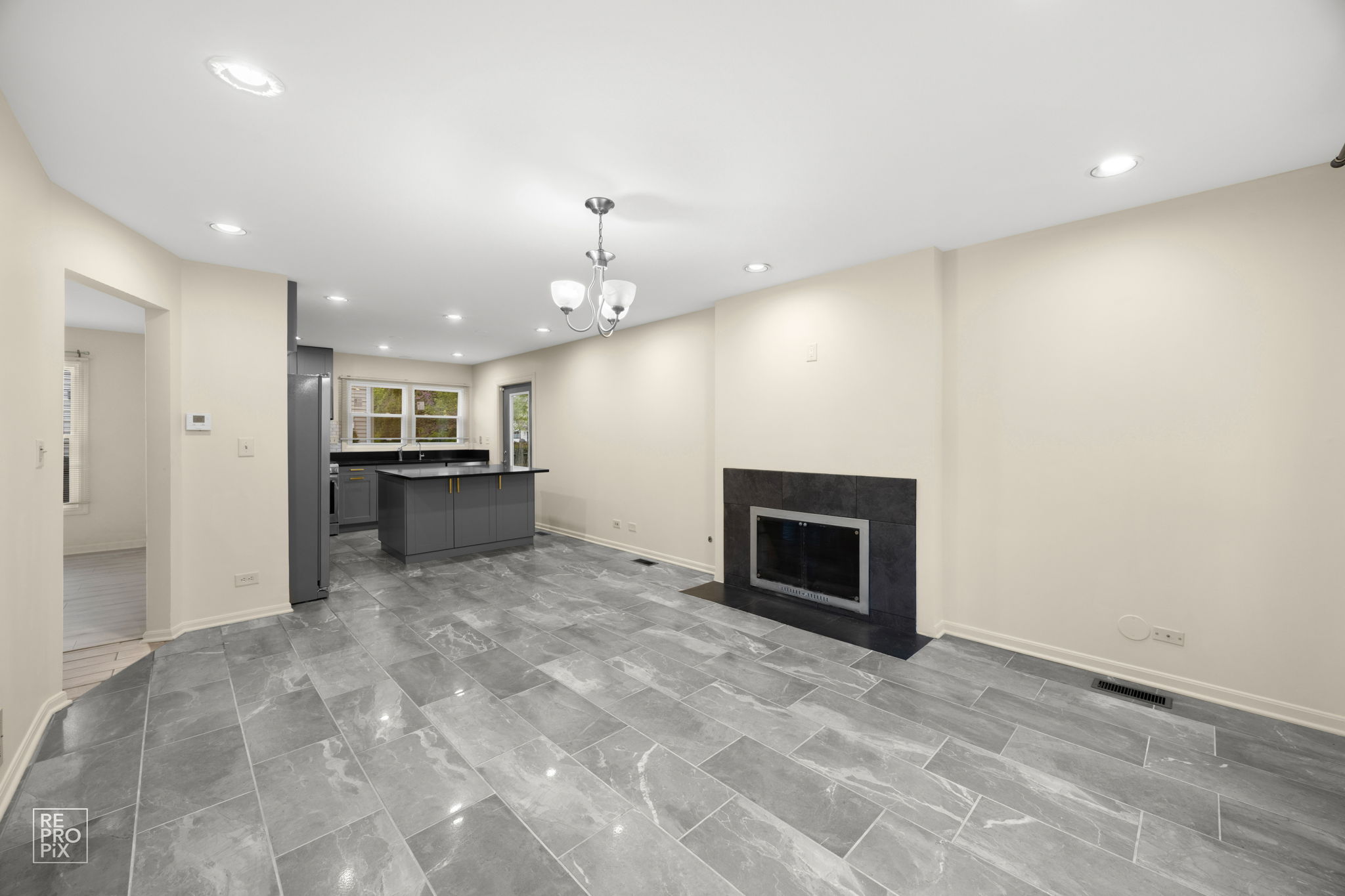 1002 Hobson Dr, Buffalo Grove, IL 60089_011