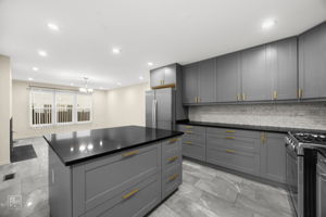 1002 Hobson Dr, Buffalo Grove, IL 60089_015