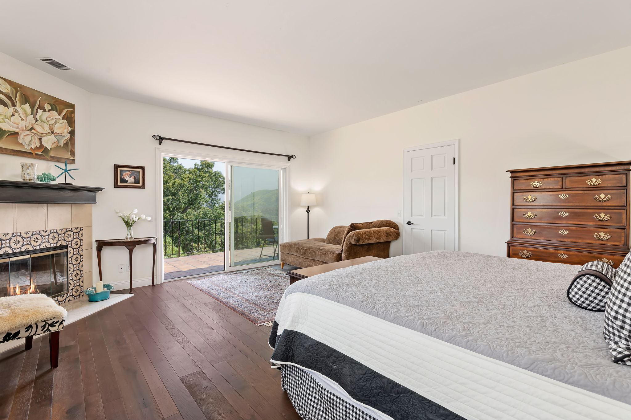 28 - Primary Bedroom