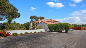 44 - Driveway Parking