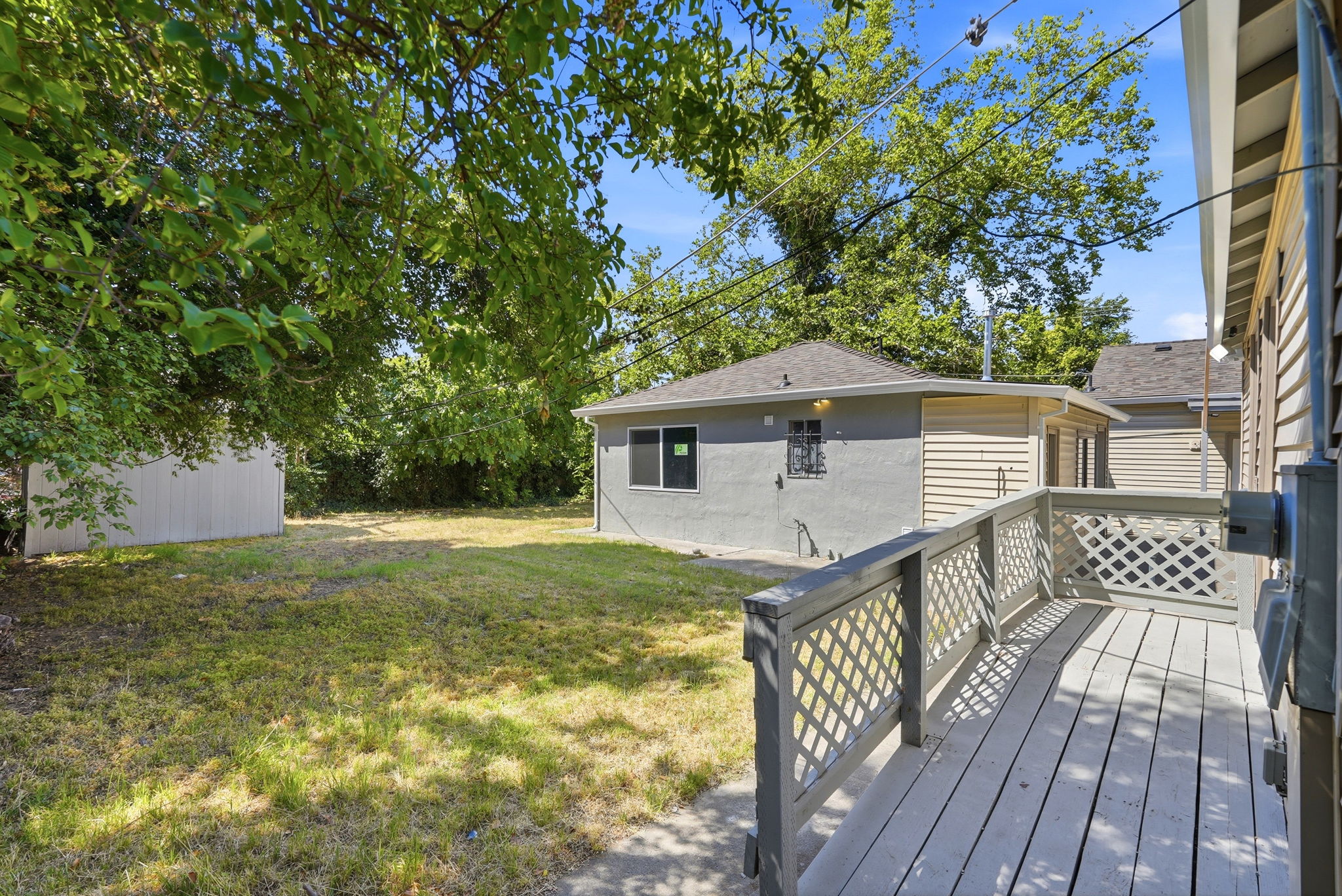 055_F8_1002 Lochbrae Rd