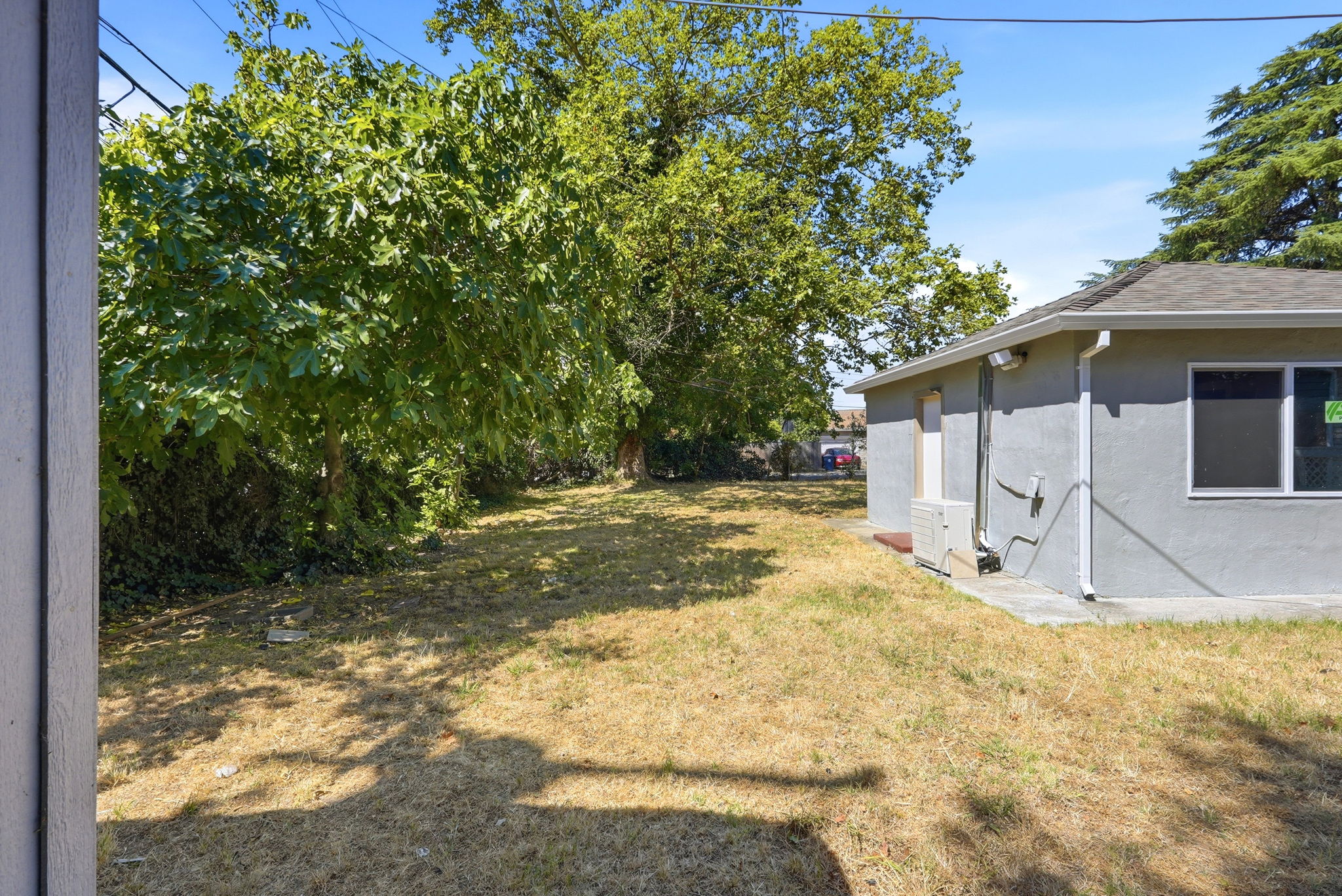 057_F8_1002 Lochbrae Rd