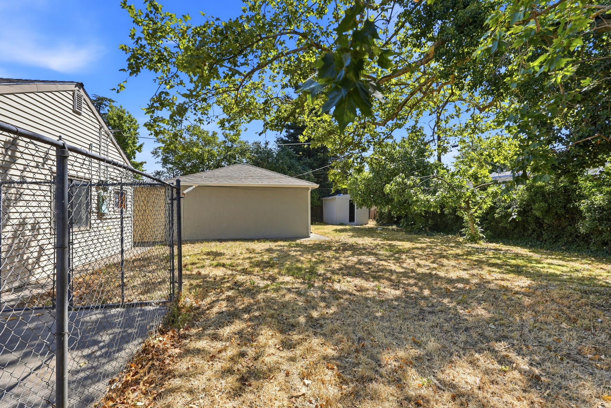 059_F8_1002 Lochbrae Rd