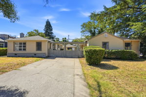 001_F8_1002 Lochbrae Rd