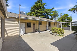 006_F8_1002 Lochbrae Rd