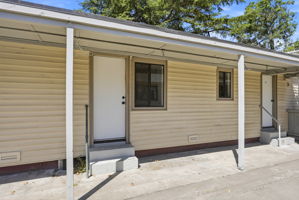 007_F8_1002 Lochbrae Rd