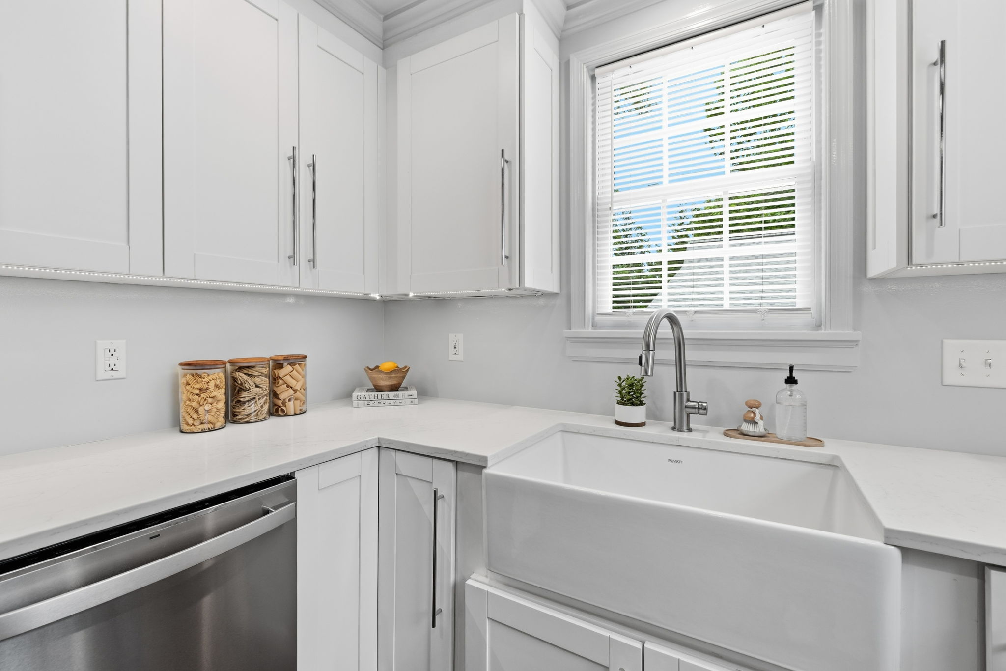 High gloss paint makes clean up easy, wipe away the mess!