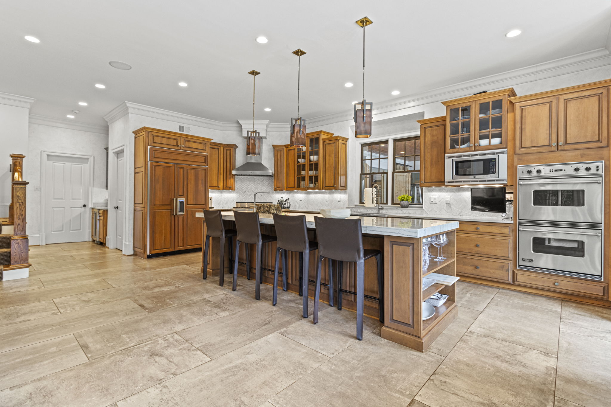 Expansive Kitchen with Walk In Pantry