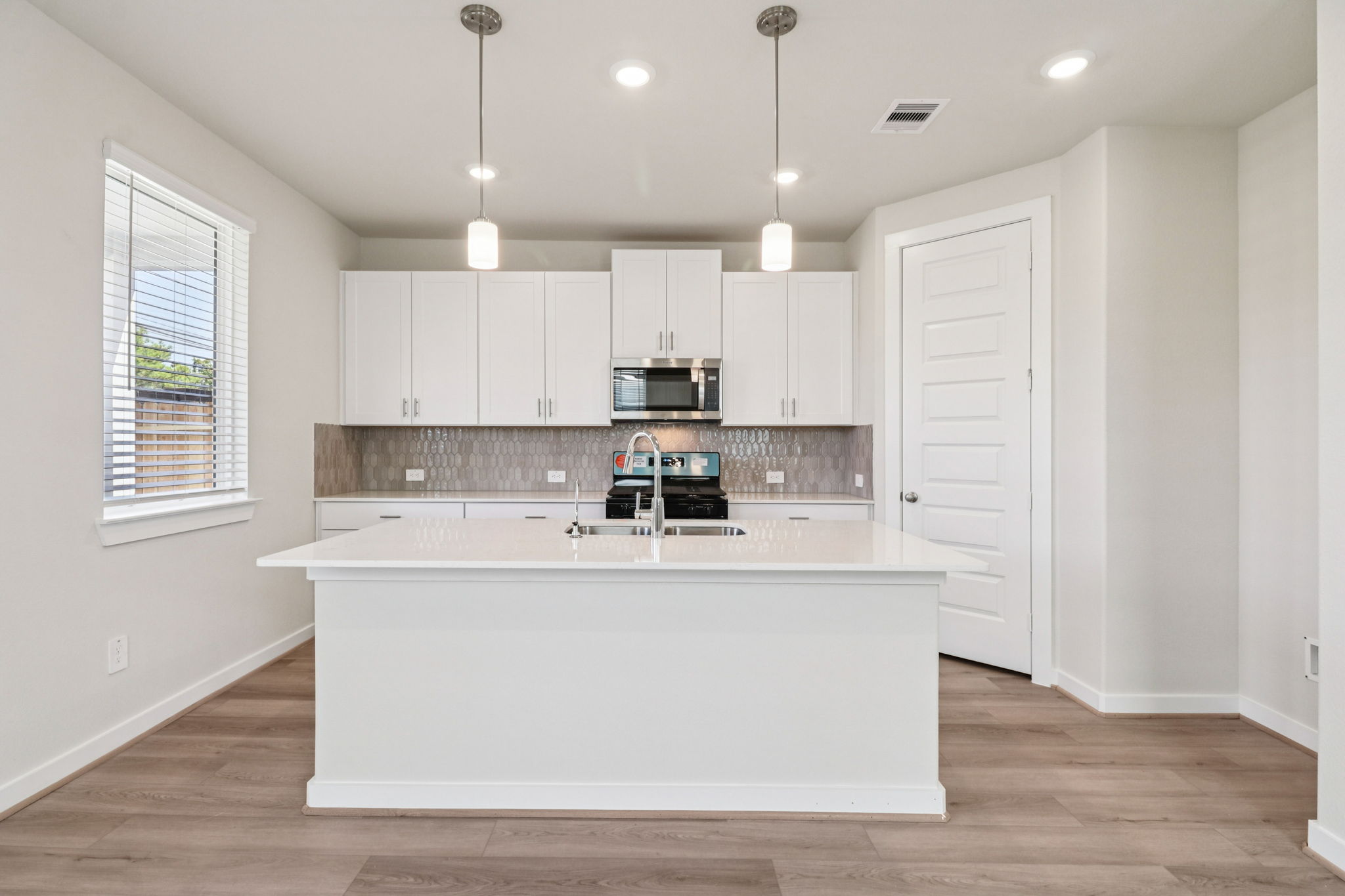 Houston - Spring Brook Village - 10024 Rustic Charm St Houston TX 77080 - 012