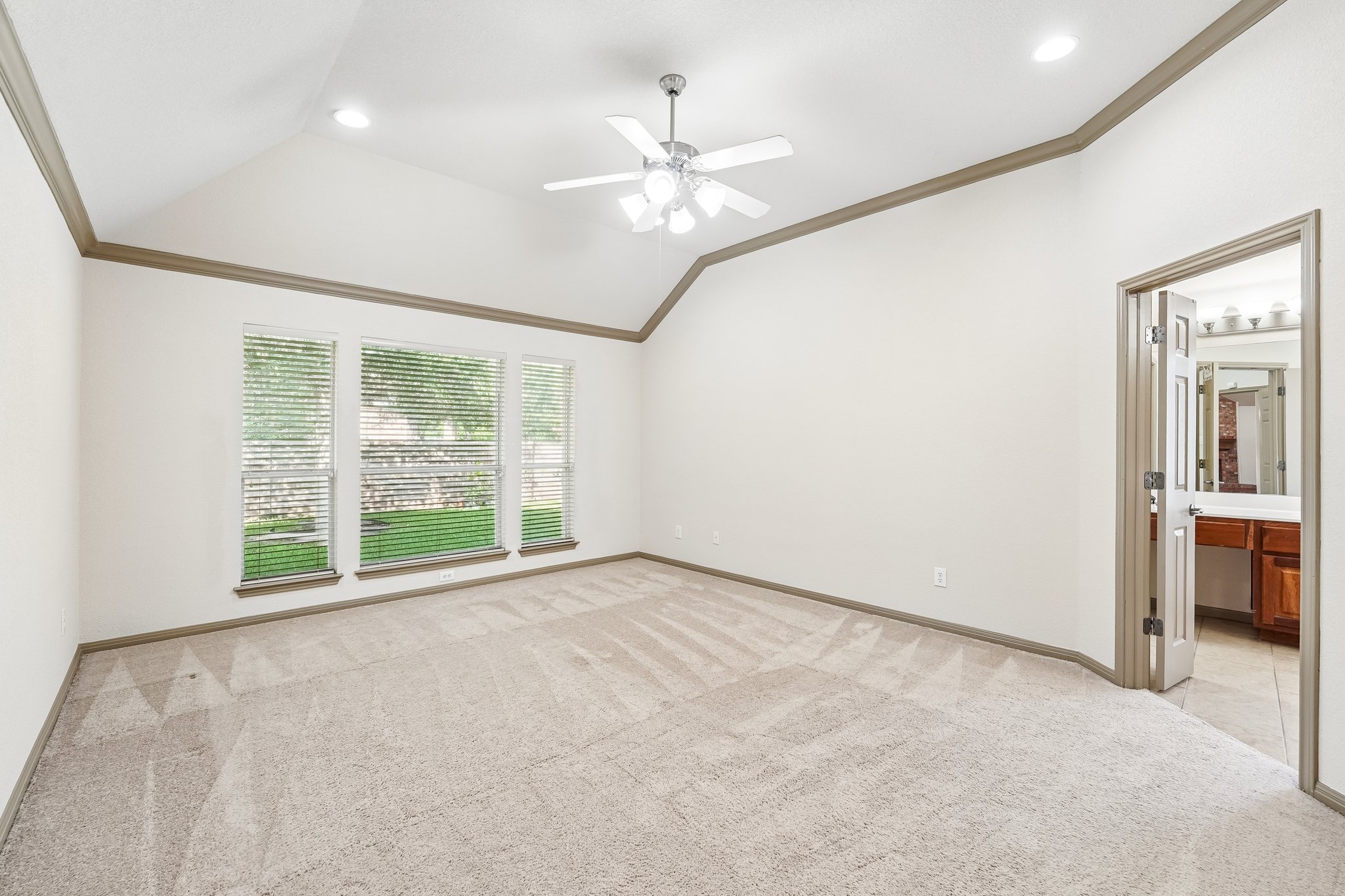 10028 Lisi Anne Dr-S2307-026.jpg
