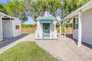 1003 Crystal Lake Dr, Naples, FL 34120, USA Photo 4