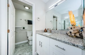 Master Bathroom 1b