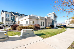  Photo 31