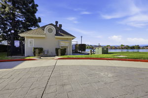  Photo 40