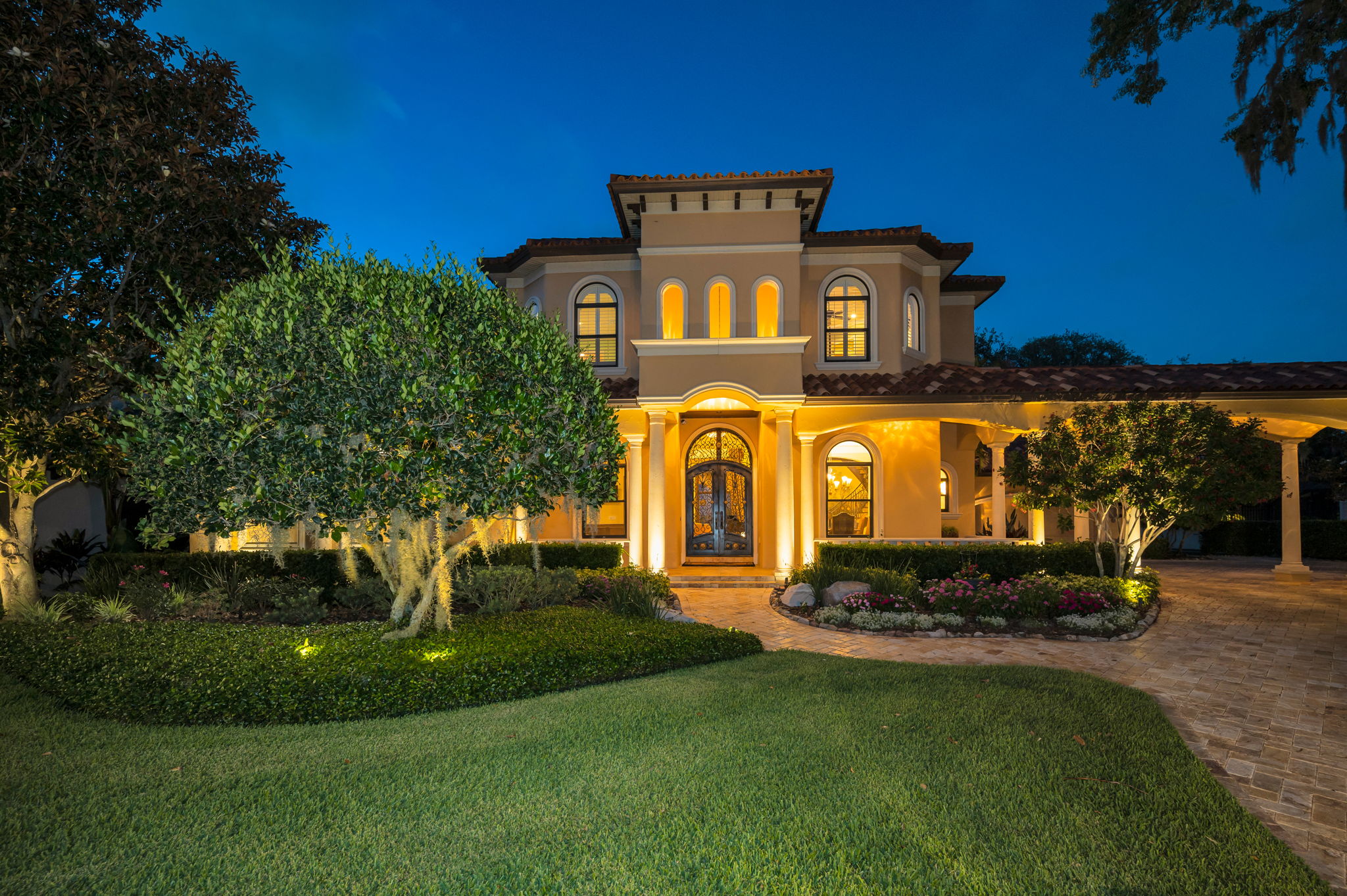 Front Exterior32