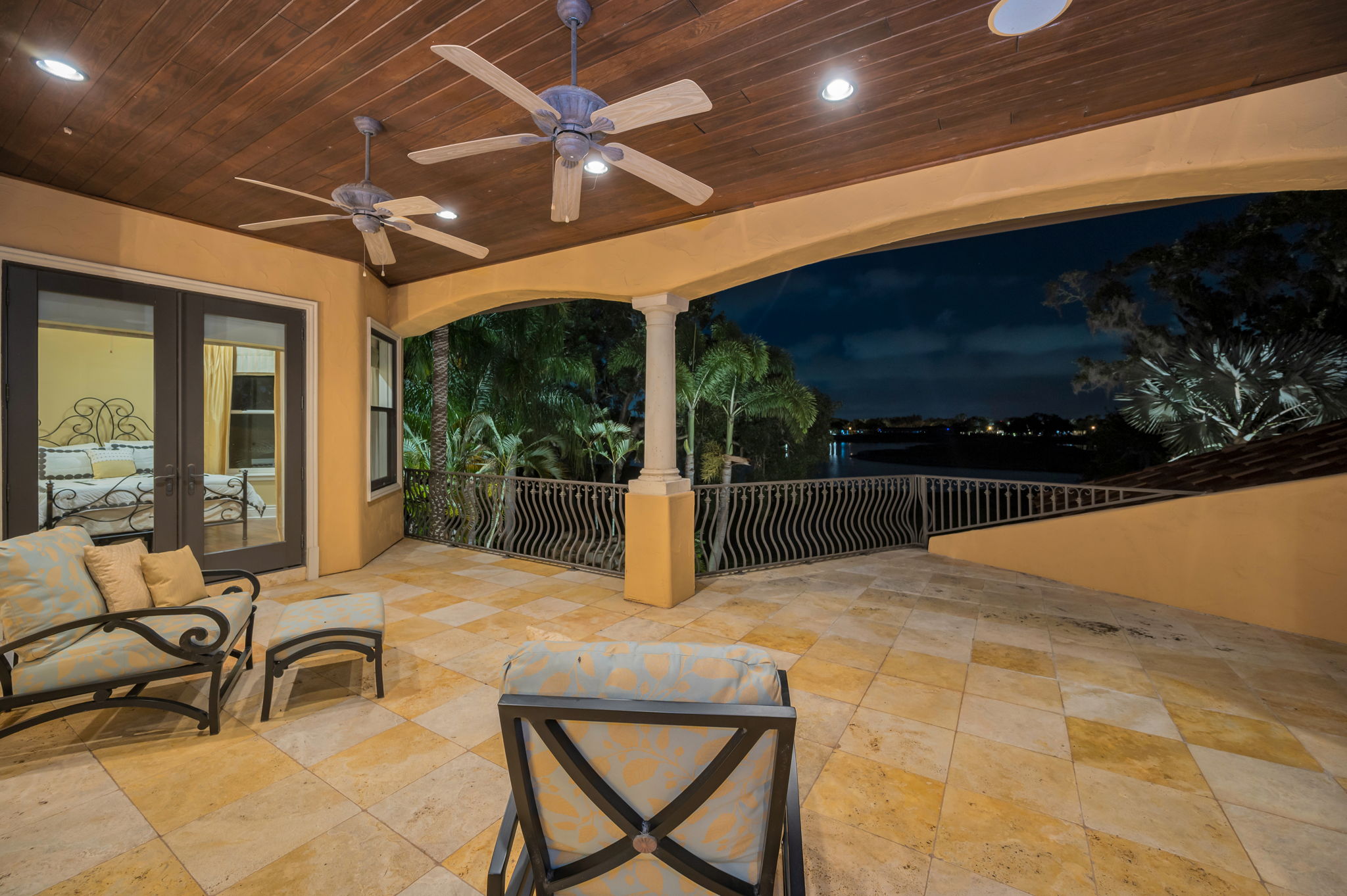 Upper Level Balcony22