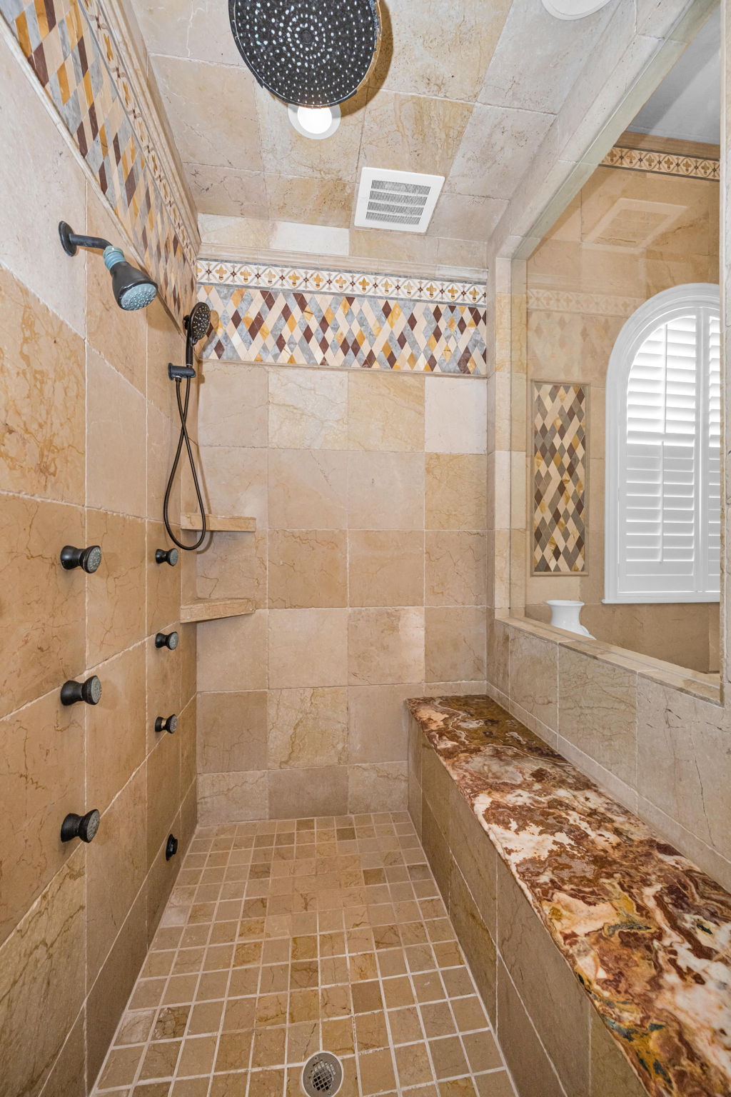 Primary Bathroom 1e