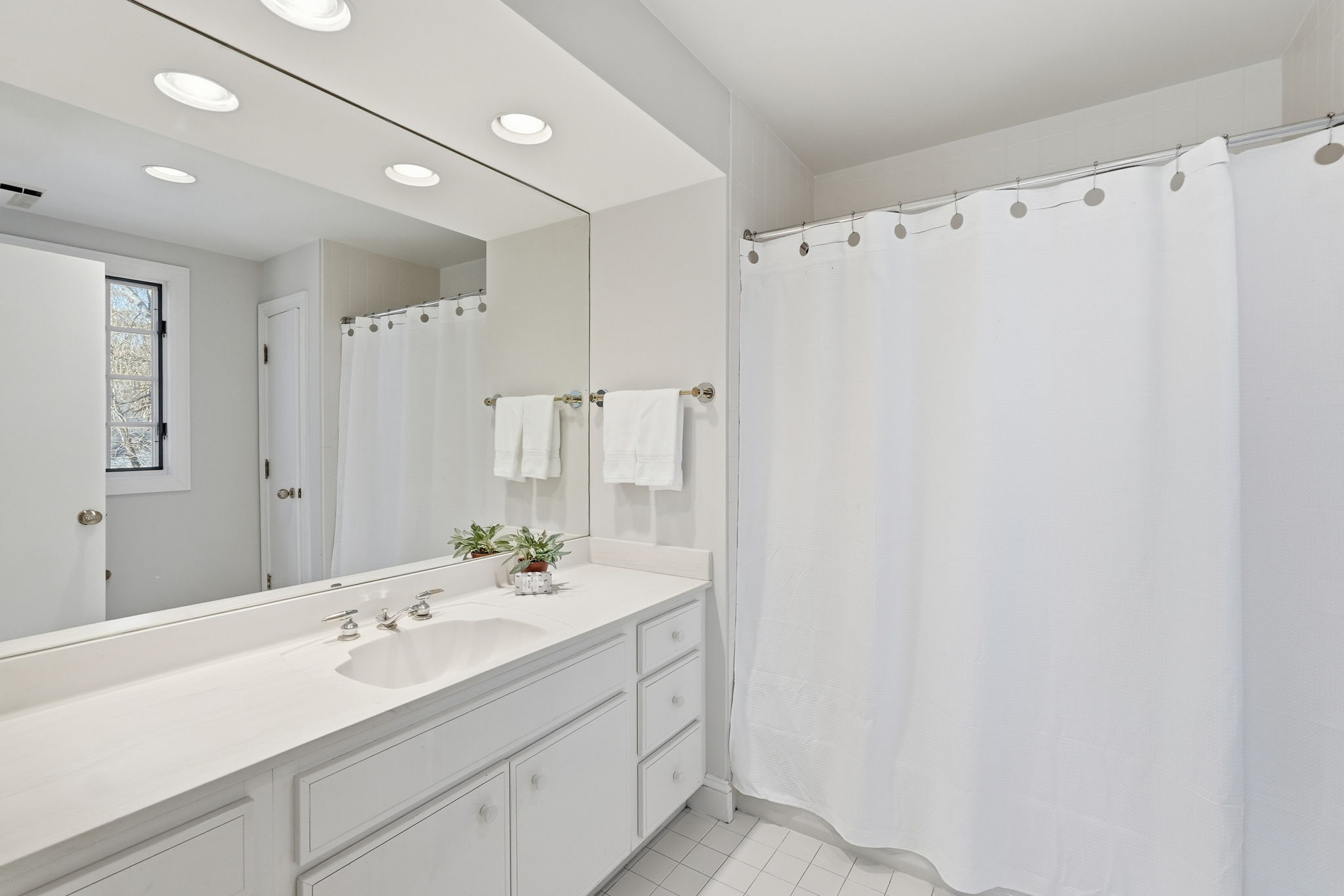 Ensuite Full Bath #3