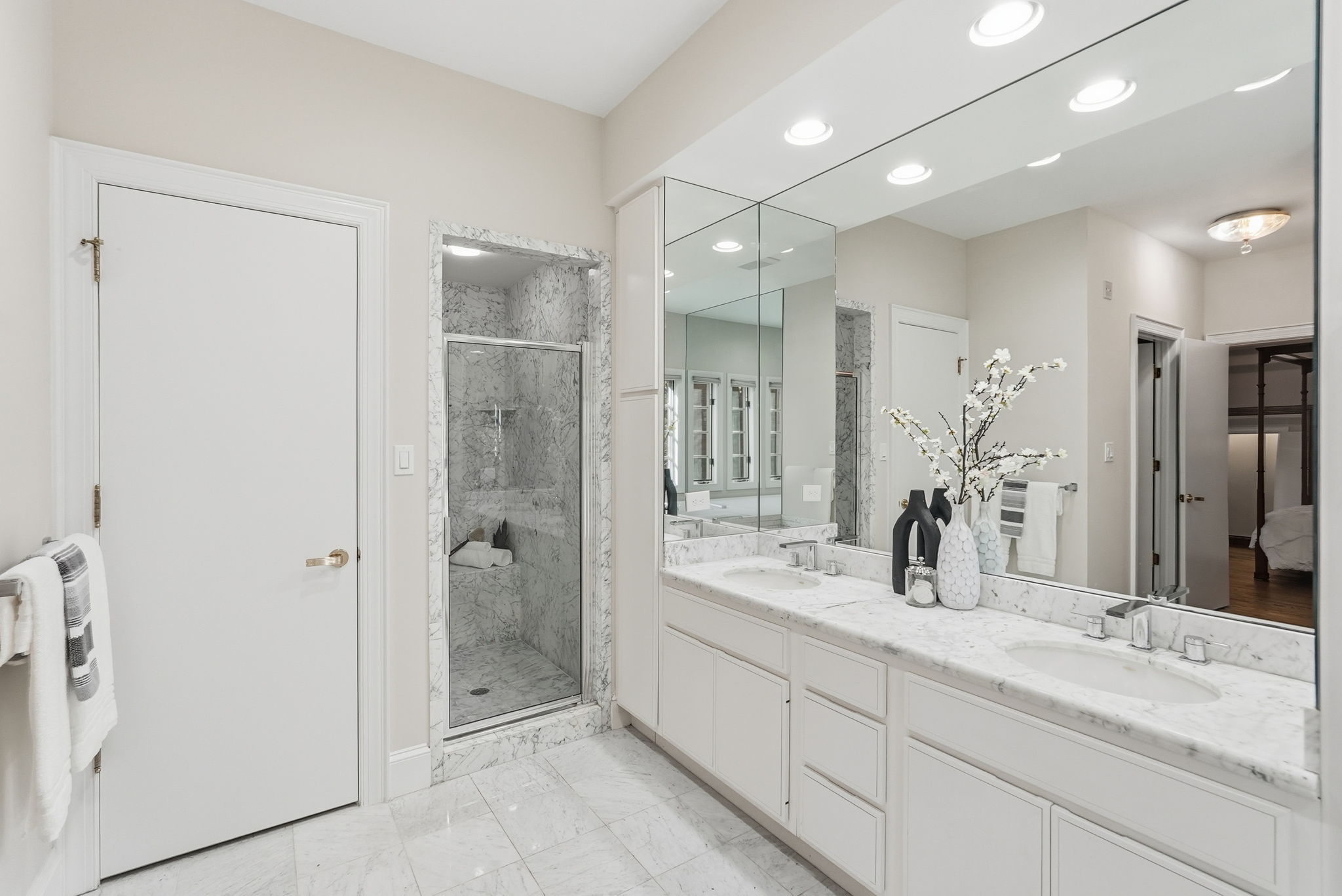 Main Level Primary Bath - Reverse