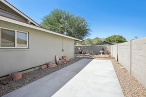 N 26th St-S2409-053.jpg