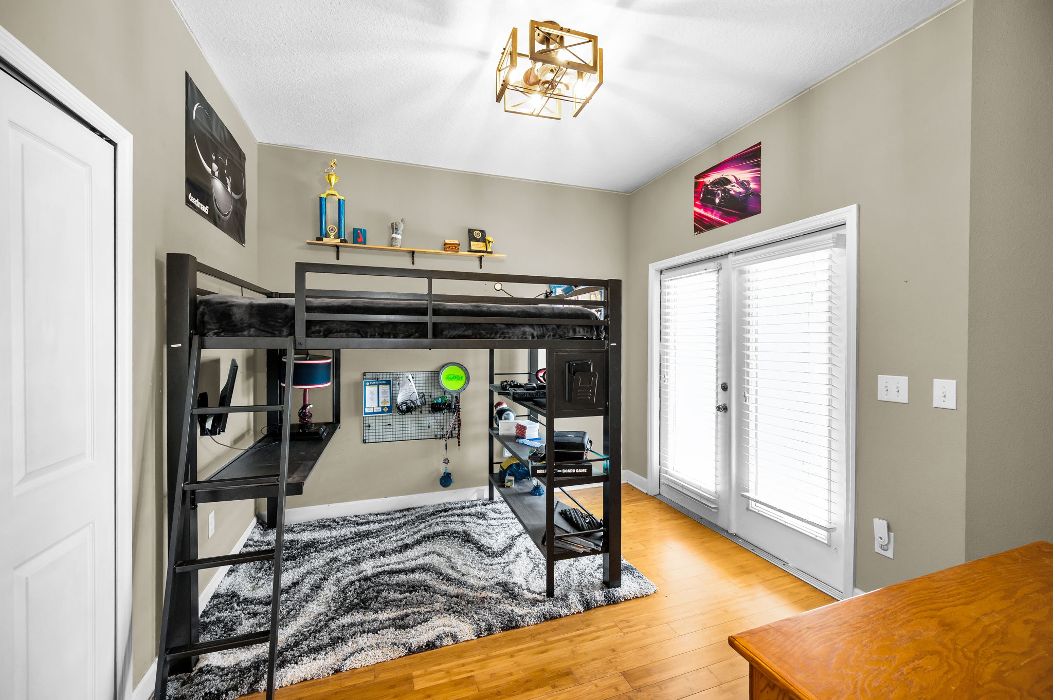 Upper Level Bedroom2a
