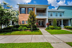 Front Exterior4