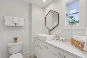 Ensuite Bathroom 3