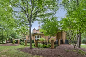 Professionally Maintained Setting