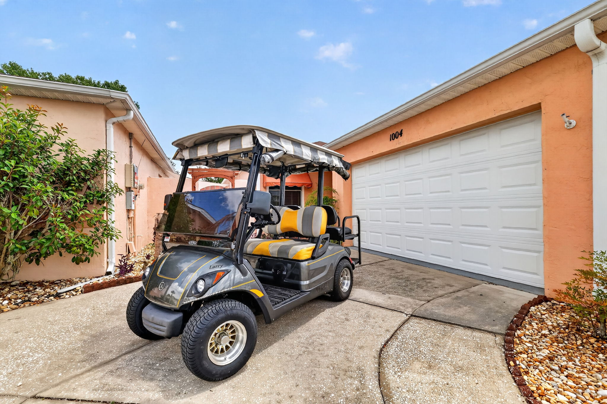 Included 4-Seater Yamaha Golf Cart!