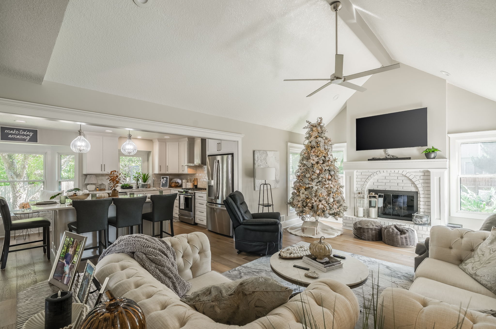1004 SW Hiawatha Dr-25
