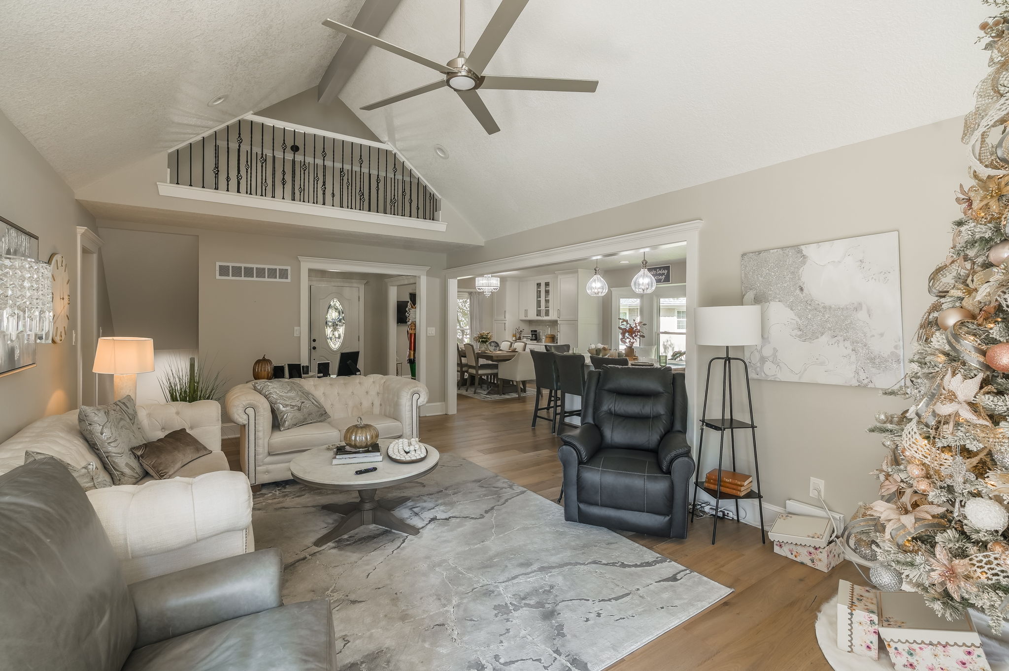 1004 SW Hiawatha Dr-28