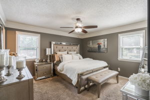 1004 SW Hiawatha Dr-37
