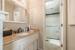 1004 SW Hiawatha Dr-39