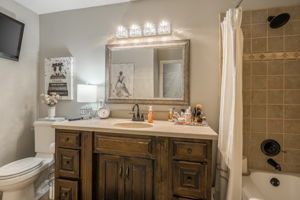 1004 SW Hiawatha Dr-43