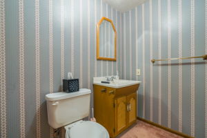 1004 SW Hiawatha Dr-46
