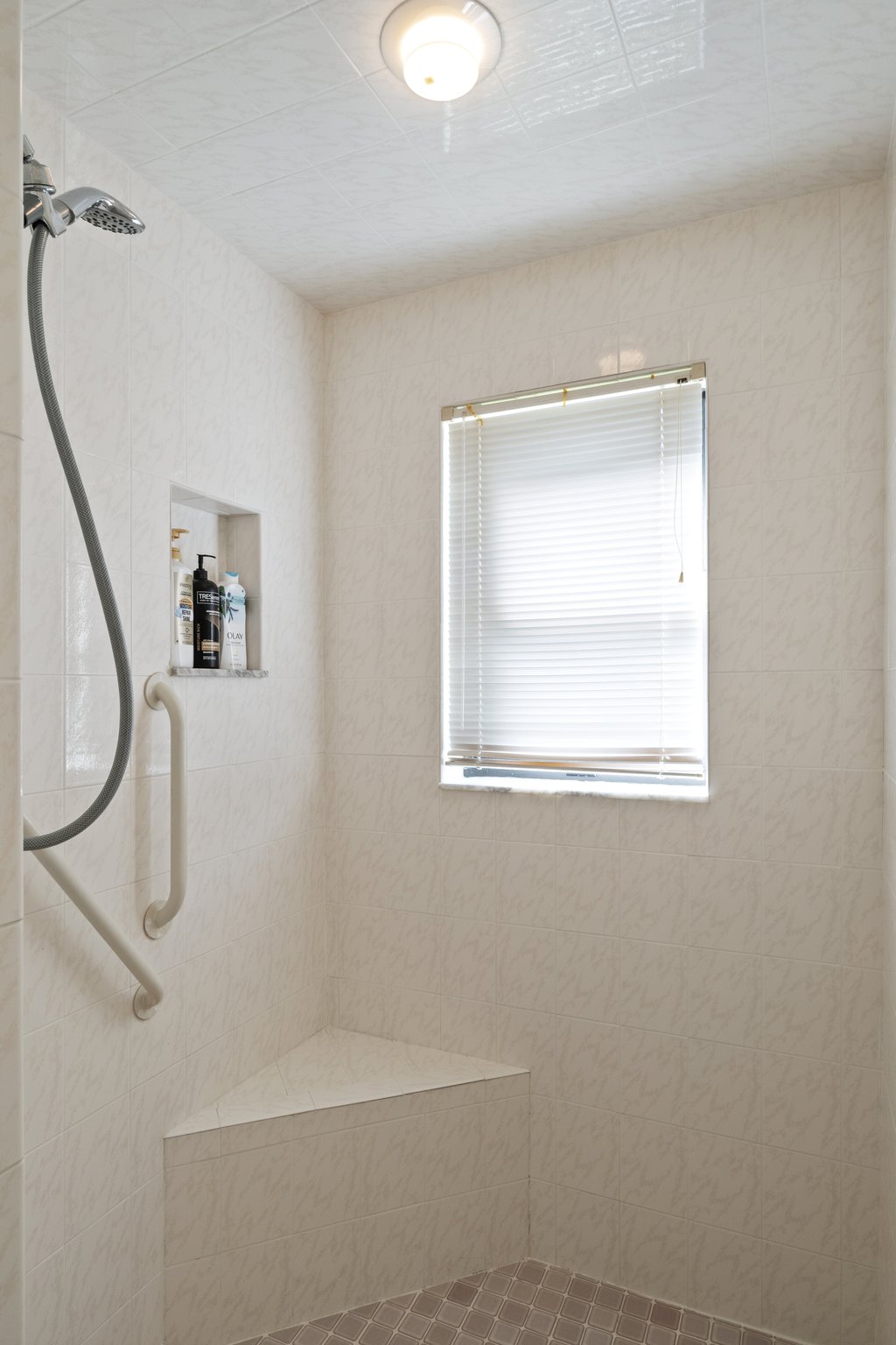 MASTER SHOWER