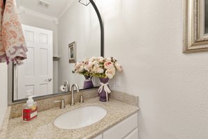 1/2 Bathroom