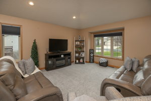 06-Living Room