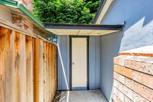 055_1005 Doncaster Dr  