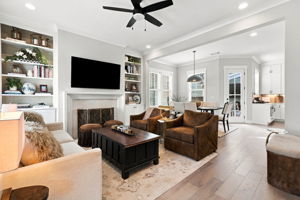  Photo 8