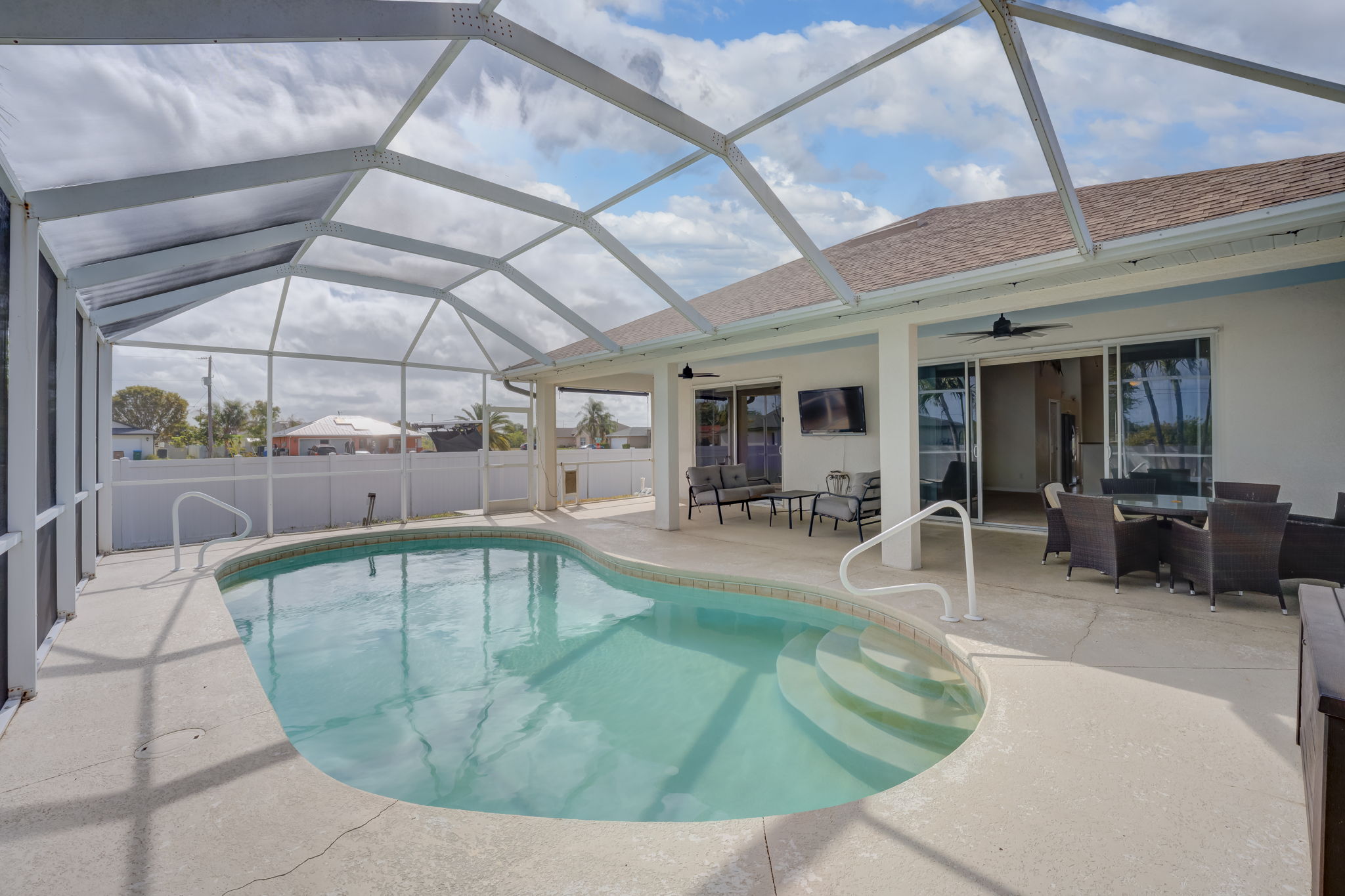 Screened-in lanai