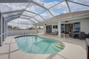 Screened-in lanai