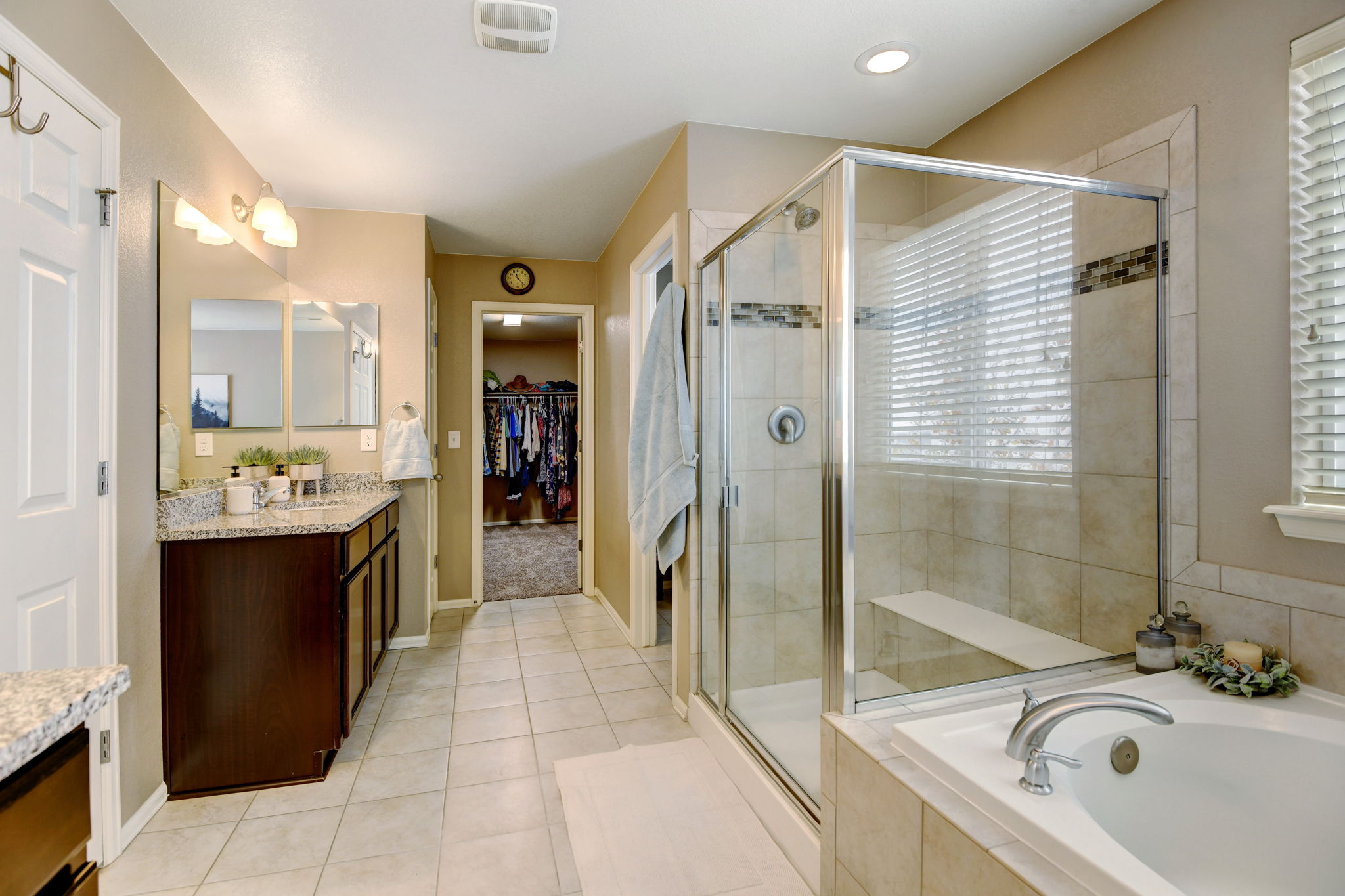  Photo 92