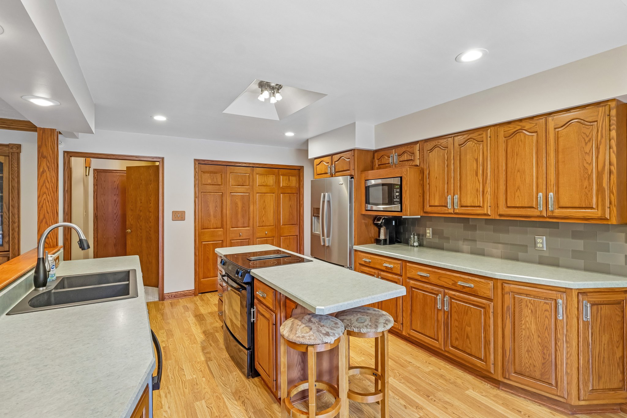 Traci Ln-S2805-025.jpg