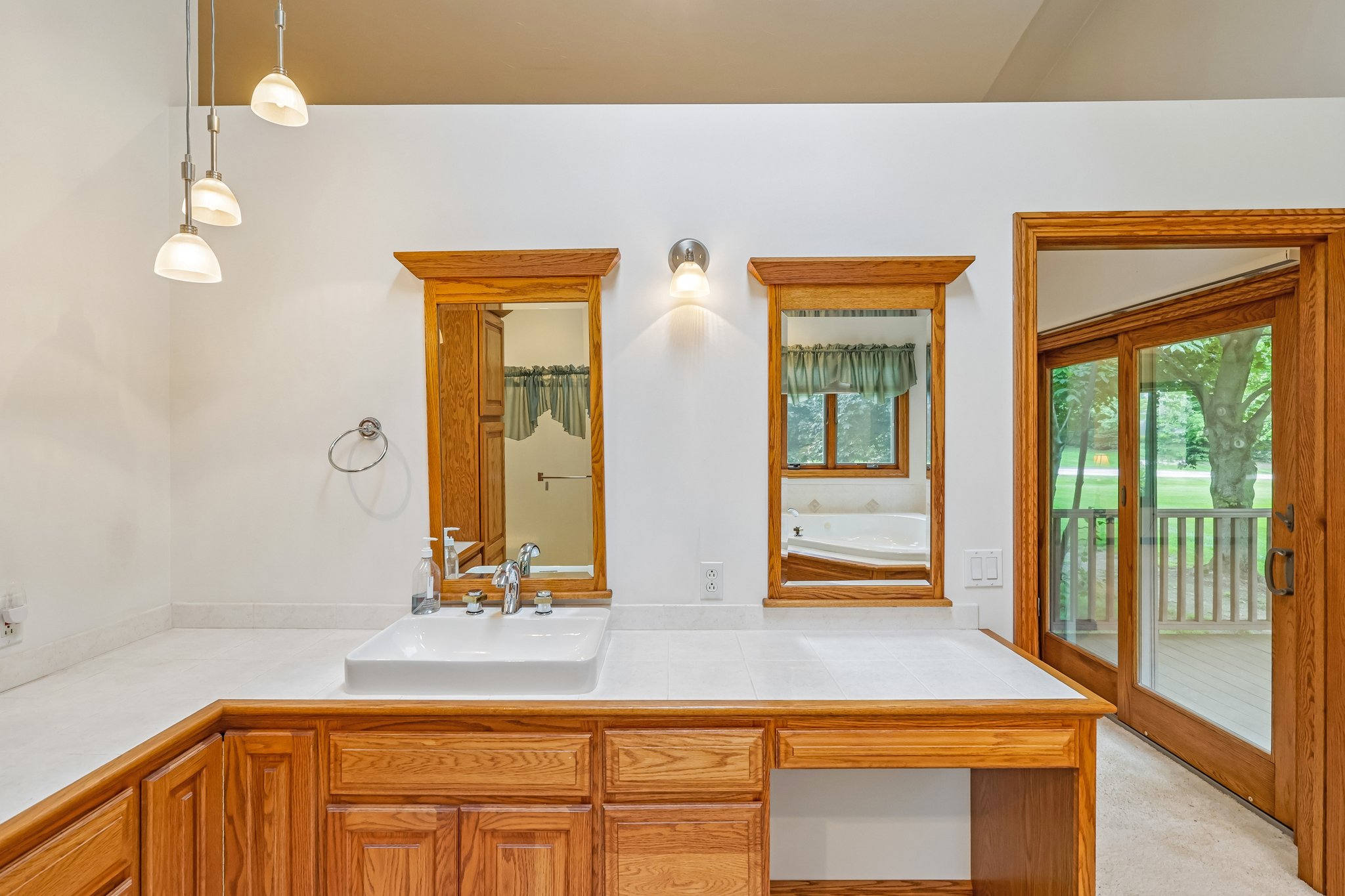 Traci Ln-S2805-037.jpg