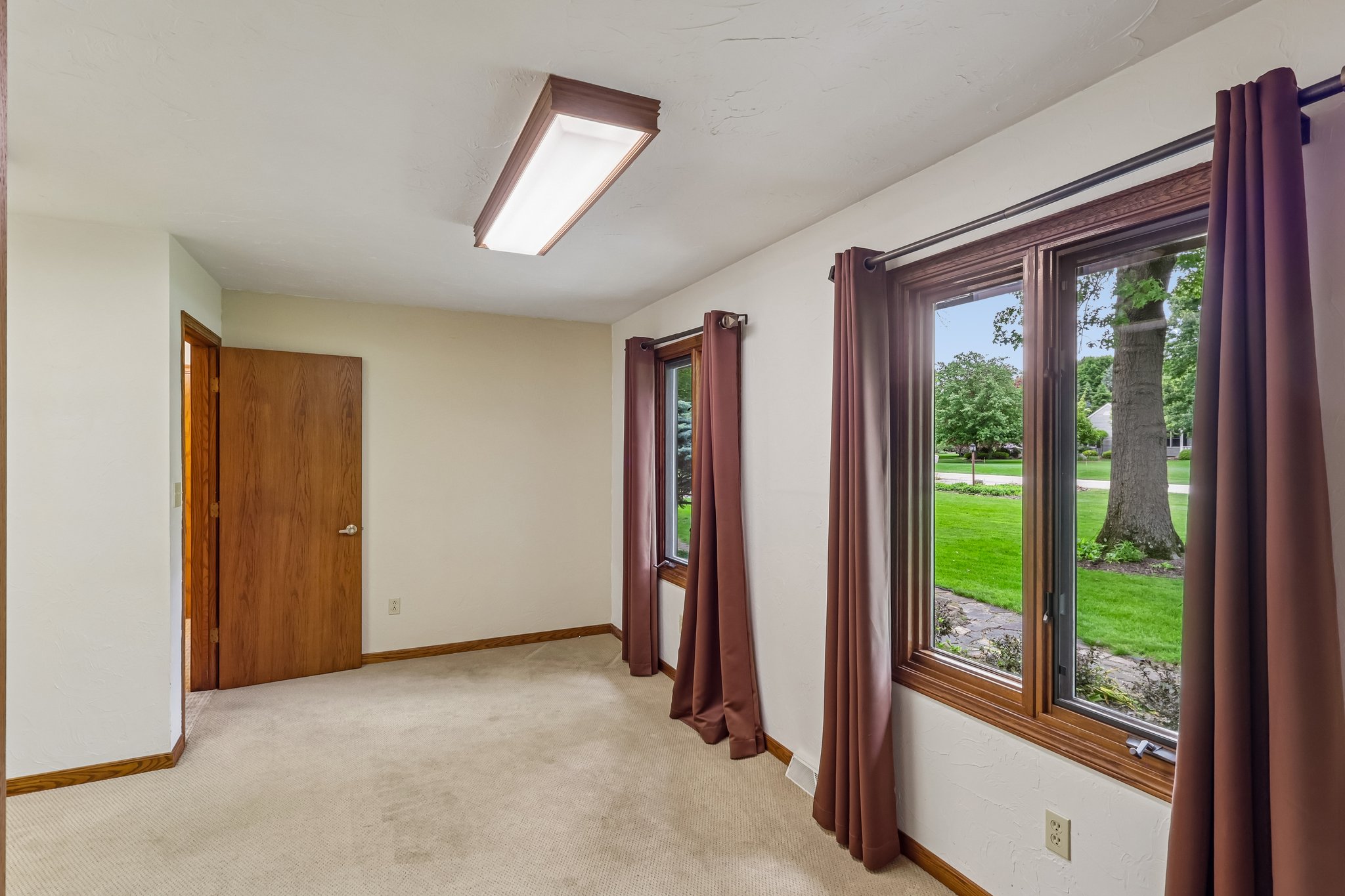 Traci Ln-S2805-039.jpg