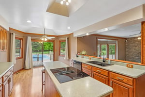 Traci Ln-S2805-018.jpg