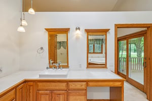 Traci Ln-S2805-037.jpg